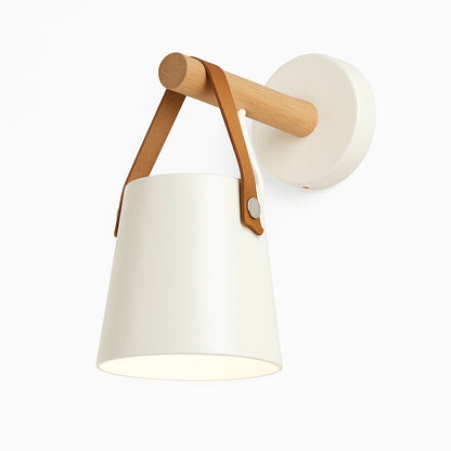 Arandela de Parede de Madeira Nórdica com sconce branco e tiras de couro